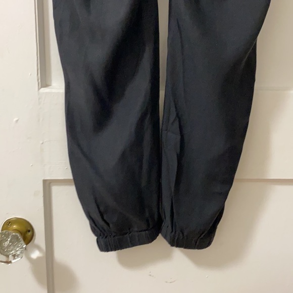 Aritzia | Babaton Black Tapered Dress Pants size 6 - Picture 7 of 8